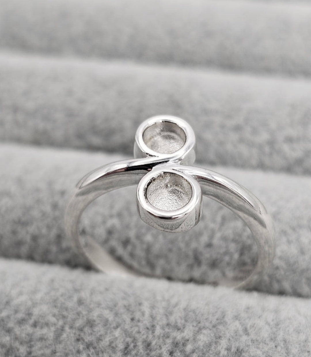 925 Silver Remembrance Ring – Contemporary Tribute Design