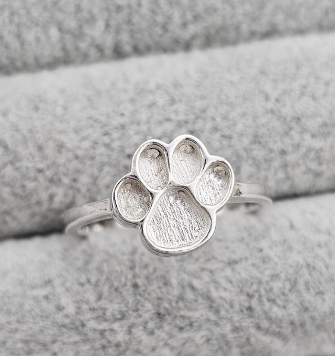 Sterling Silver Paw Ring with Resin & Cremation Ashes – Pet Tribute Jewellery