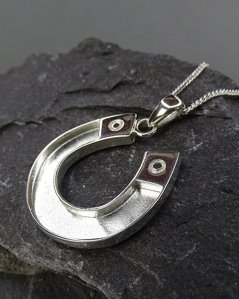 Silver Memorial Horse Shoe Pendant